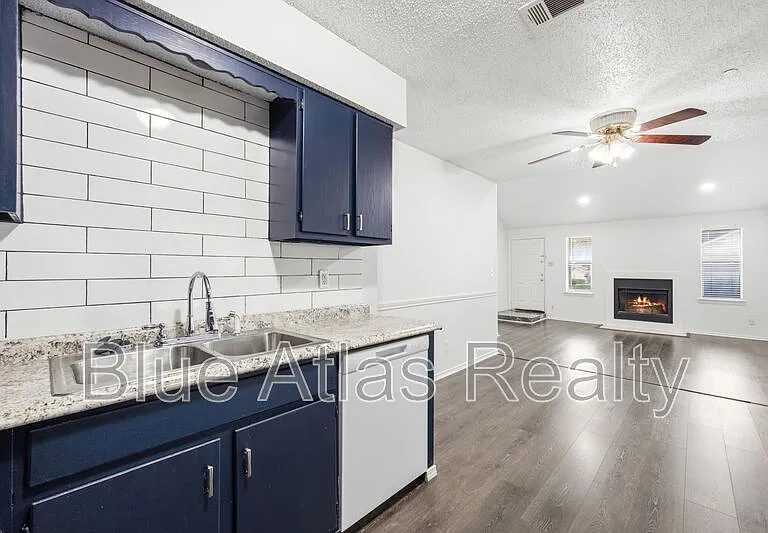 916 Hilltop Dr #A — Photo 5