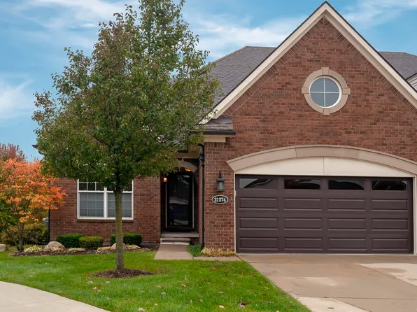 21274 Lilac Ln, Clinton Township, MI 48036