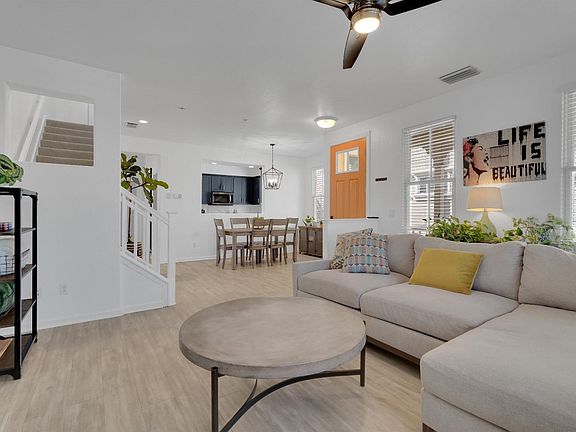 4th image of 1045 Sanderling Drive