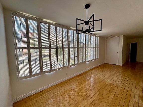 4th image of 337 S Elm Dr APT 1