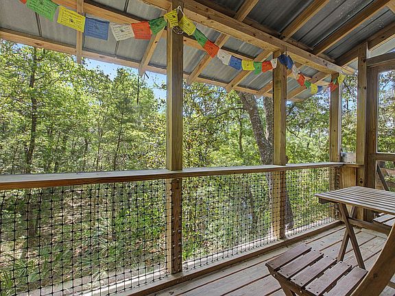 4th image of 253 Persimmon Rd
