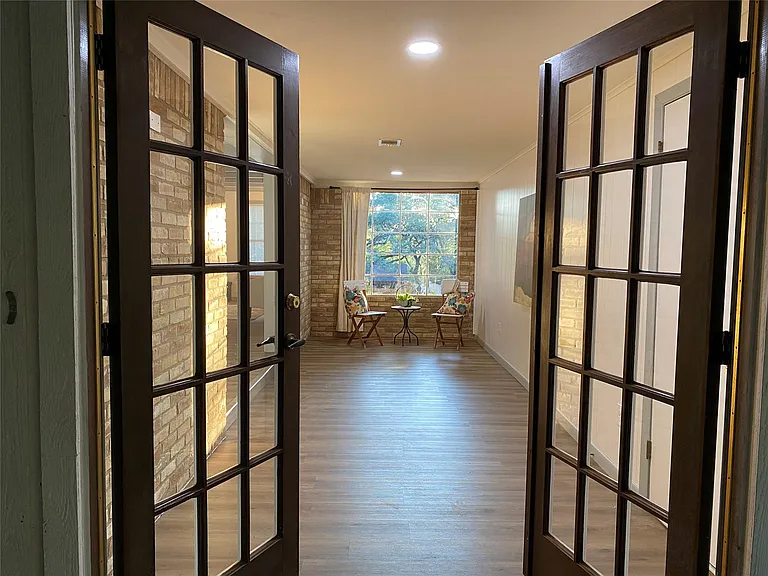 5811 Highland Hills Dr — Photo 15