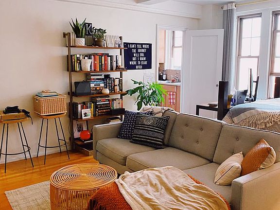 3rd image of 299 W 12th St APT 15B