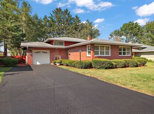 820 Horseshoe Dr, Joliet, IL 60435