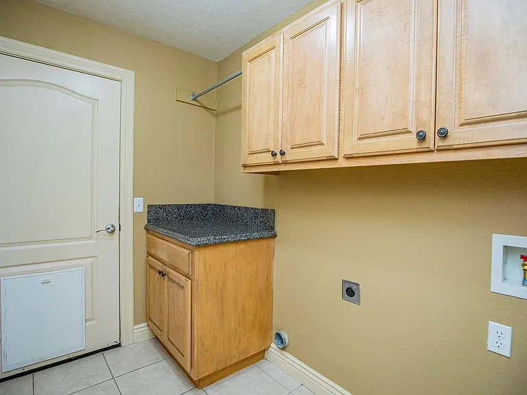 2308 Chinquapin — Photo 23