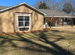 108 E McLaurin St, Sardis, MS 38666