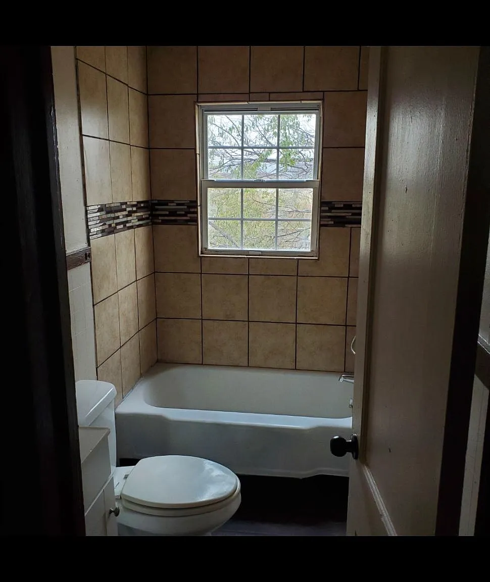 503 N Washington Ave E — Photo 4