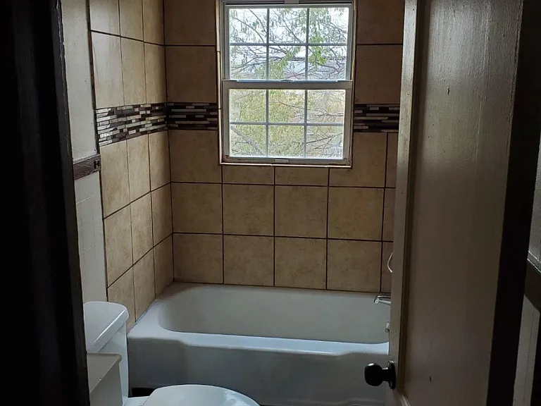 503 N Washington Ave E #1 — Photo 4