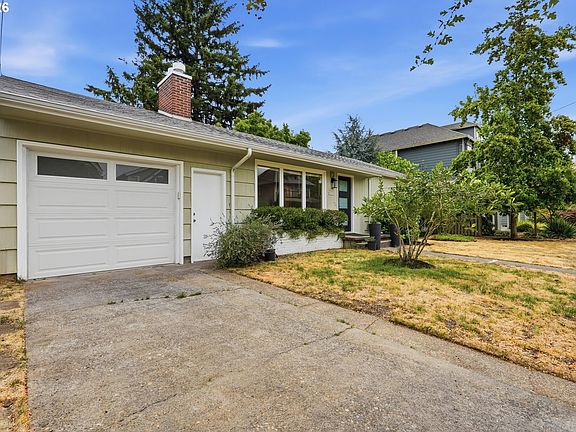 3rd image of 3922 SE 70th Ave