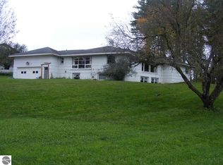 19929 200th Ave, Tustin, MI 49688