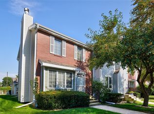 5220 Meredith Dr, Des Moines, IA 50310