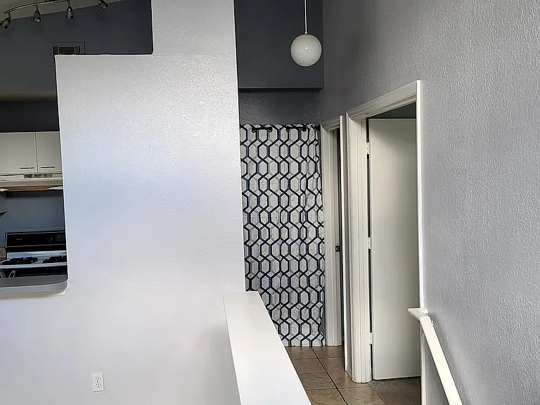 1612 Columbia Arms Cir #239 — Photo 4