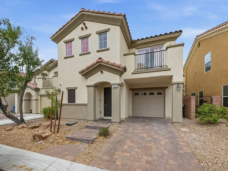 553 Brinkburn Point Ave — Photo 1