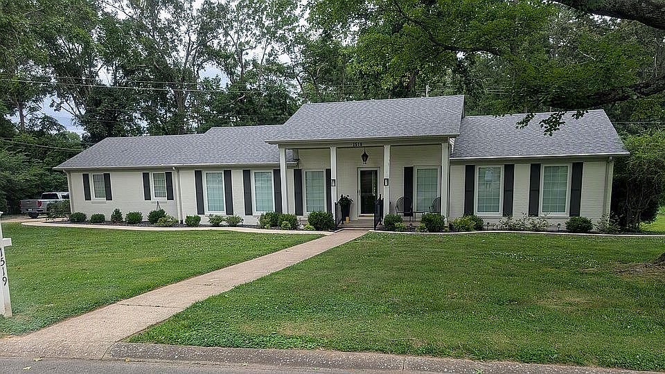1st image of 1519 Oxford Dr