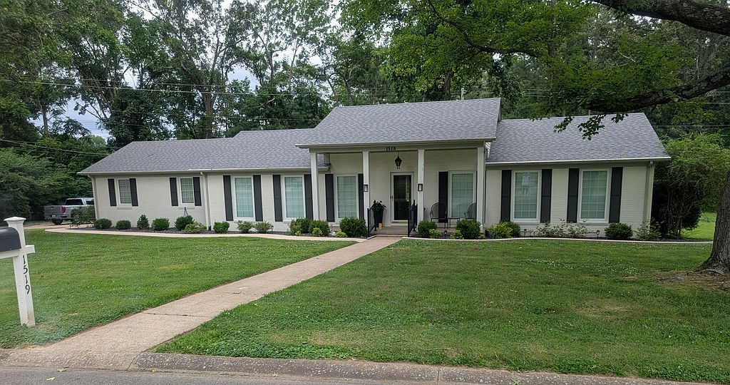 1519 Oxford Dr - Property Image