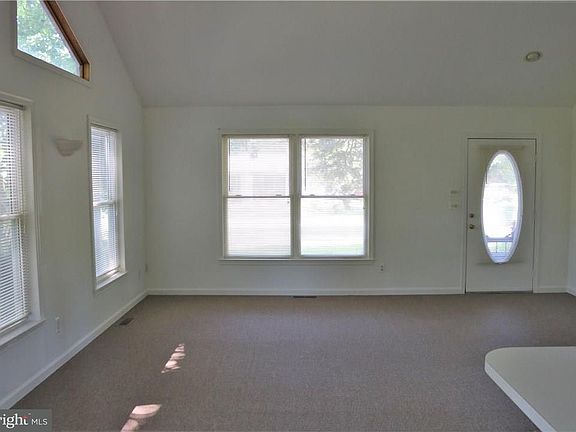 5th image of 31453 Coventry Dr