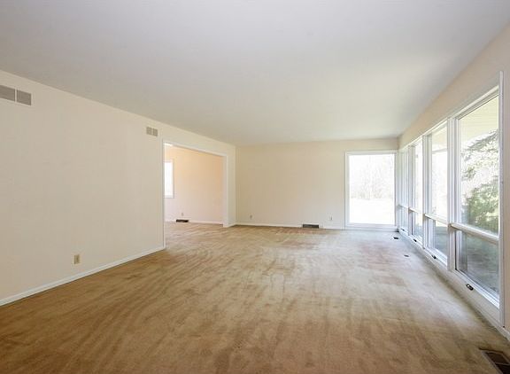 4th image of 13530 Longview Dr