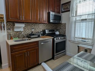 3352 29th St #1R, Astoria, NY 11106