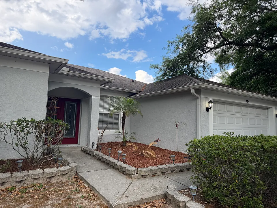 704 Grand Canyon Dr