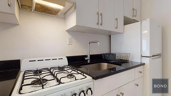 Rented by Bond New York | media 53