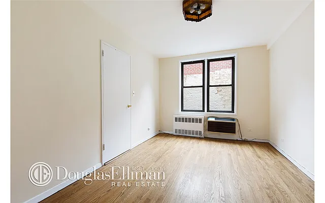 Sold by Douglas Elliman | media 21