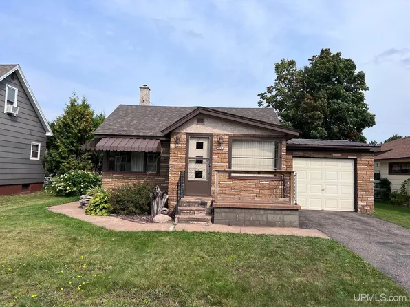 302 Nicholas Ave, Palmer, MI 49871