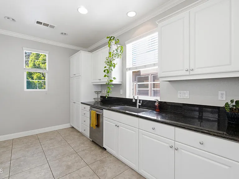 3146 N Ventura Rd — Photo 12