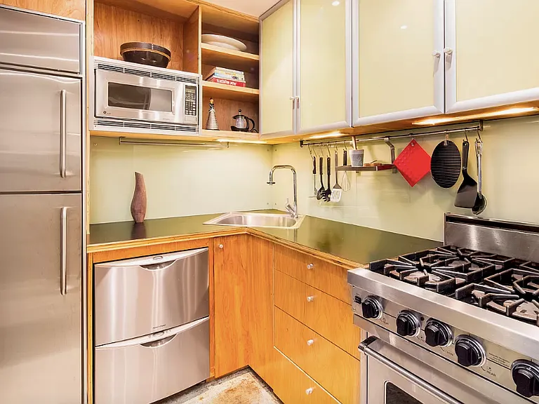 10 Christopher St #3-B — Photo 3