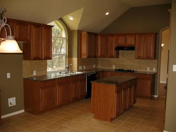 2nd image of 102 Stonewall Bnd