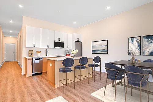 Floor plan 2 Bed 2 Bath Deck