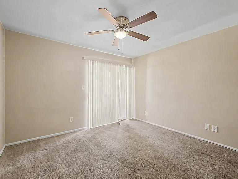 540 N May St #3106 — Photo 22
