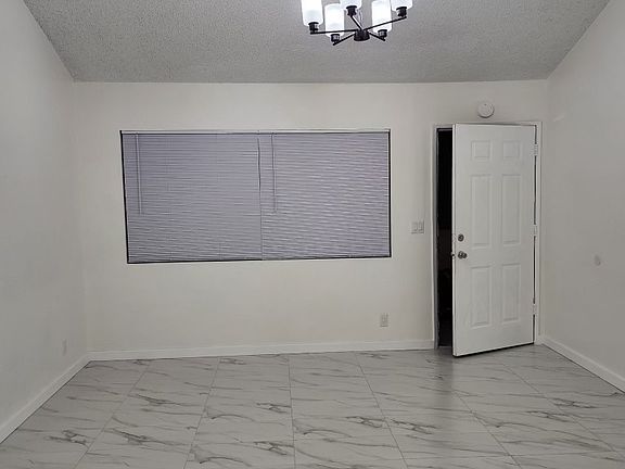 4th image of 1039 W Central Ave APT C