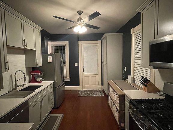2nd image of 170 Henry St