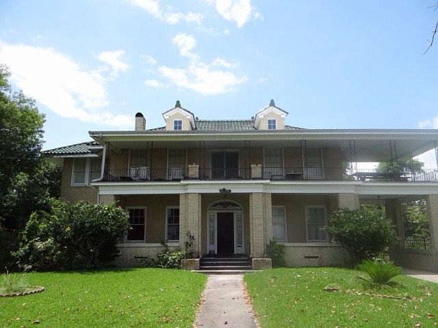 1st image of 2149 Lakeshore Dr
