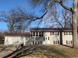 101 Fair Oaks Pl, Hudson, IA 50643