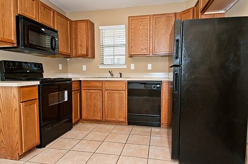 4th image of 317 Tyler Ct Unit 101