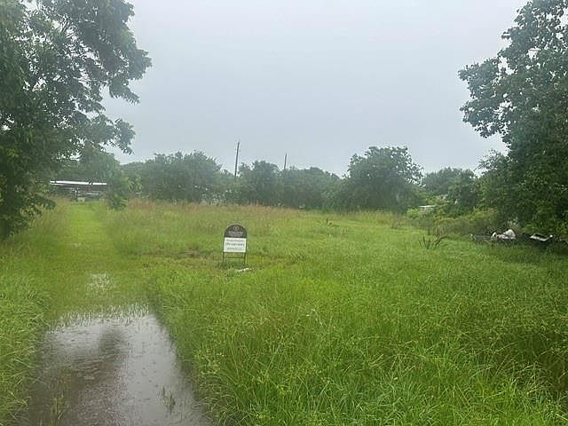 1st image of 24 Meadowbend Cir