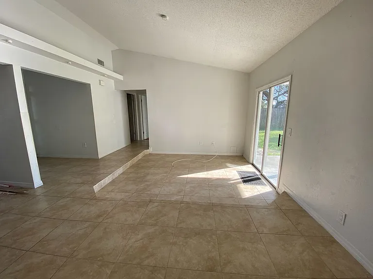 1778 Belspring Ave — Photo 4