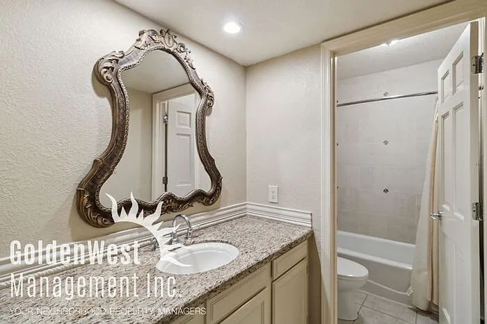 2441 E Rancho Dr — Photo 14