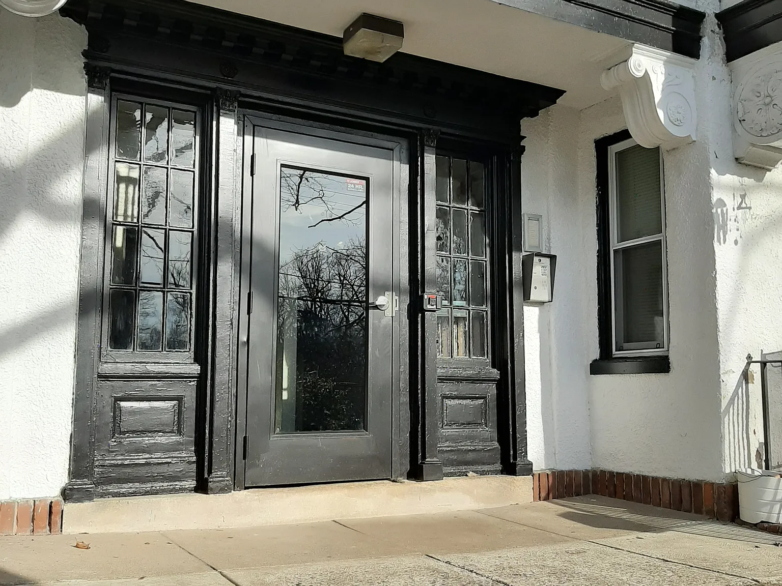 3 bed, 1.5 bath, 1500 sqft, $2,190 — Photo 3