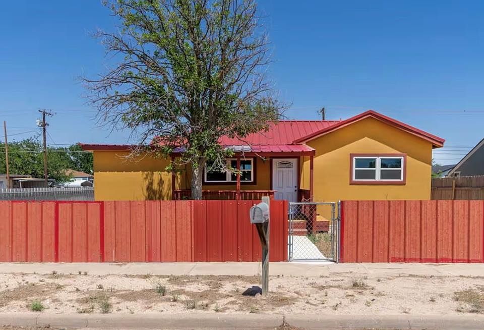 1st image of 708 N Rio St