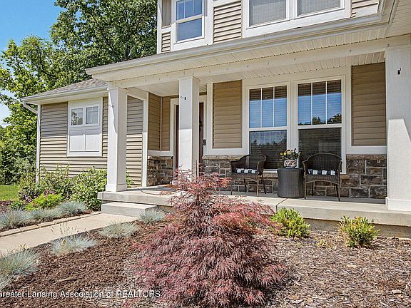 3rd image of 9660 Tobermory Dr