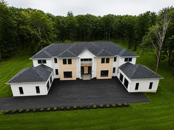 5947 Doyle Rd, Clifton, VA 20124