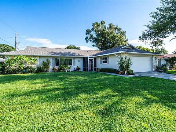 3rd image of 3657 Breezemont Dr