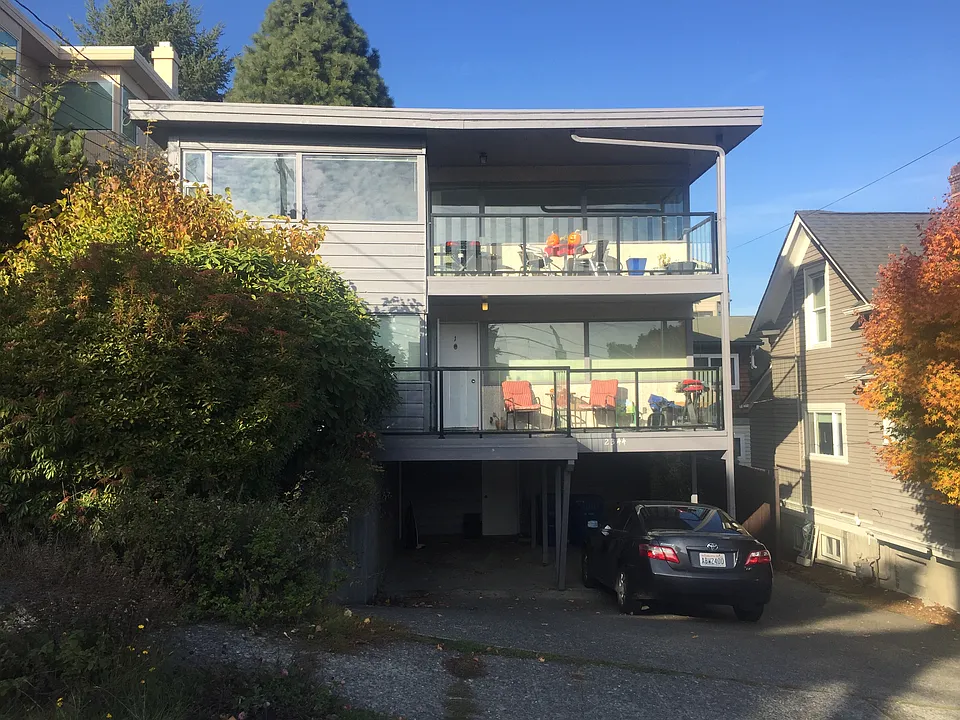 2344 W Newton St #1