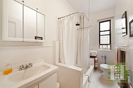 5th image of 875 W 181st St APT 4F