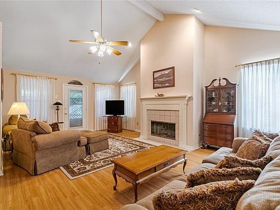 2nd image of 61 Barbados Ct #6