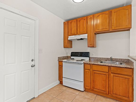 5th image of 6114 Foothill Blvd #C