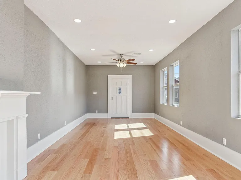 1426 Alvar St — Photo 6
