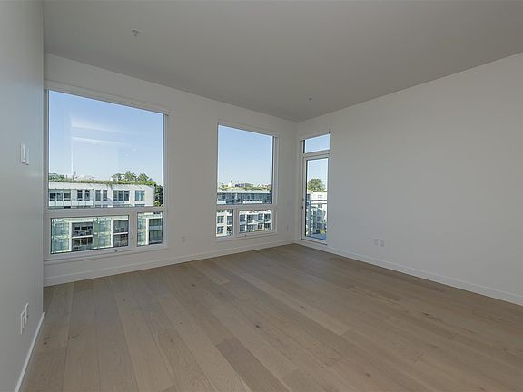 2nd image of 5058 Cambie St #604